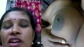 Indian Biwi Showing Boobs Village Guy Cam