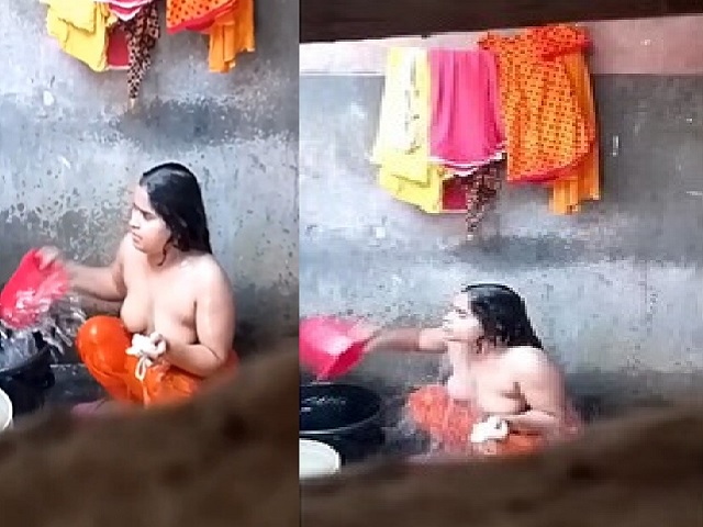 Neighbor Bhabhi Bathing Caught Viral Hidden Cam